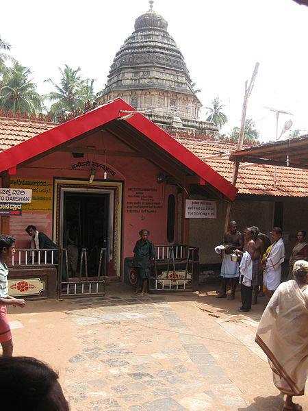 Entrada del templo Mahabaleshwar