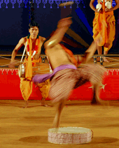 Baile de los tambores de Manipur