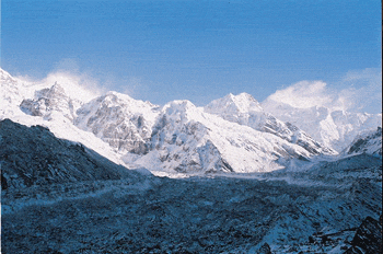 Montes Himalaya al norte de Sikkim