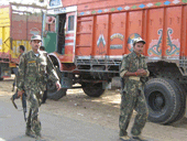 Soldados armados en Tripura