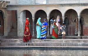 Mujeres en los Ghats de Mathura