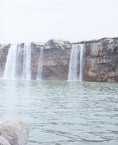 Pequeñas cascadas en Chitrakoot