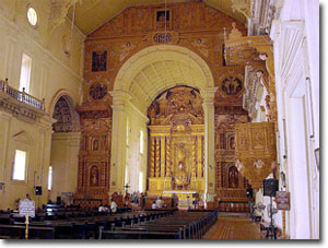 interior de la basilica del buen jesus