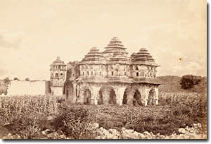 foto antigua cerca de kamalapura