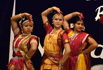 bailarinas en manipur