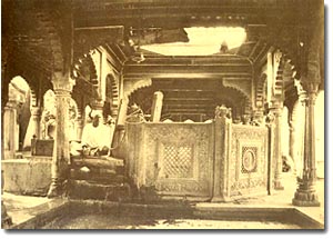 Fuente de conocimiento en el templo Kashi Vishwanath y la mezquita Gyanvapi 