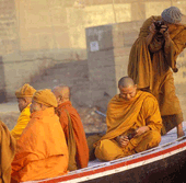 Monjes en Varanasi