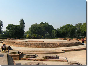 Estupa Dharmarajika en Sarnath