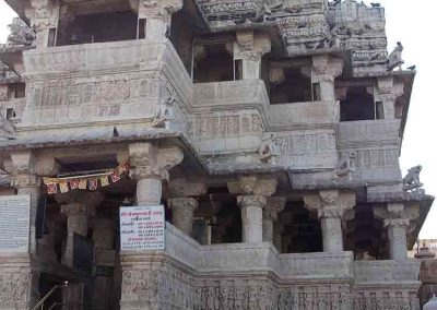 Fachada templo Jagdish