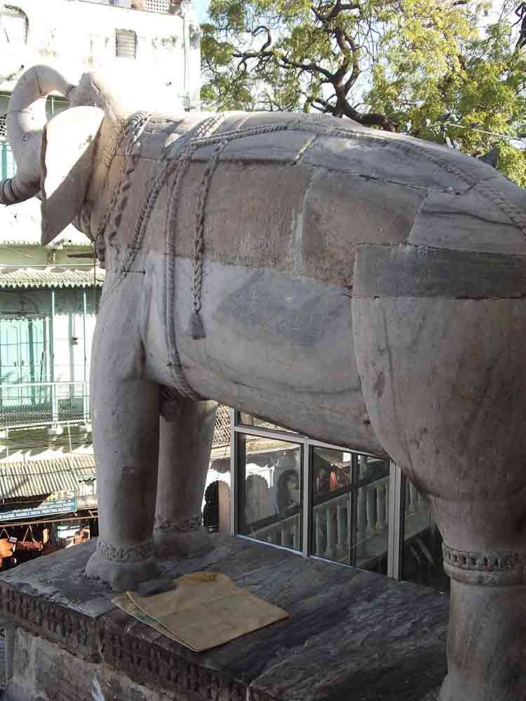 Elefante en el templo Jagdish