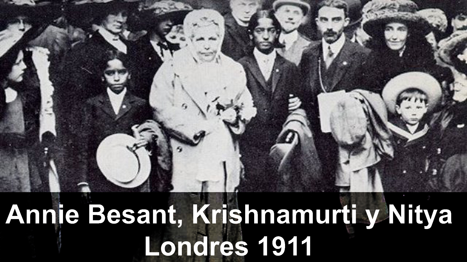 Krishnamurti con gente en Londres