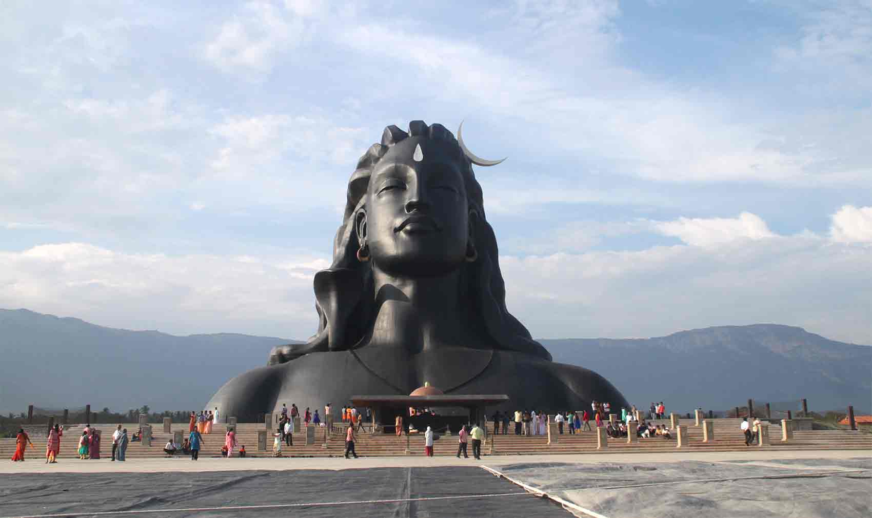 Estatua Adiyogi